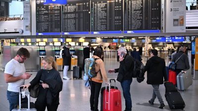 Global Flight Delays 2026: Airport Chaos Spreads Across Europe, US and Asia